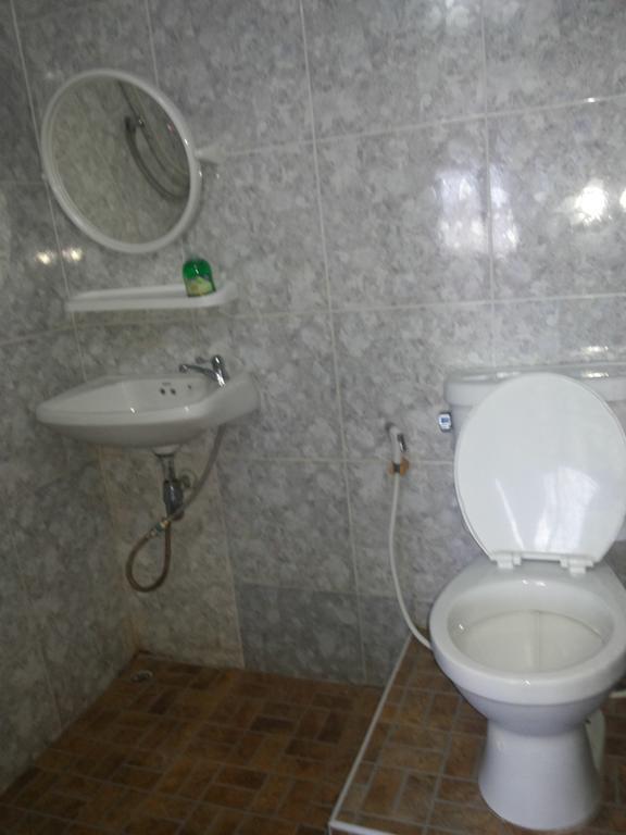 Chaam Guesthouse Cha-Am Quarto foto